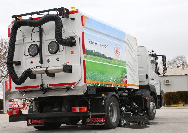 6,5 m<sup>3</sup> Kademe-Araç-Üstü-Yol-Süpürme-Makinası-3