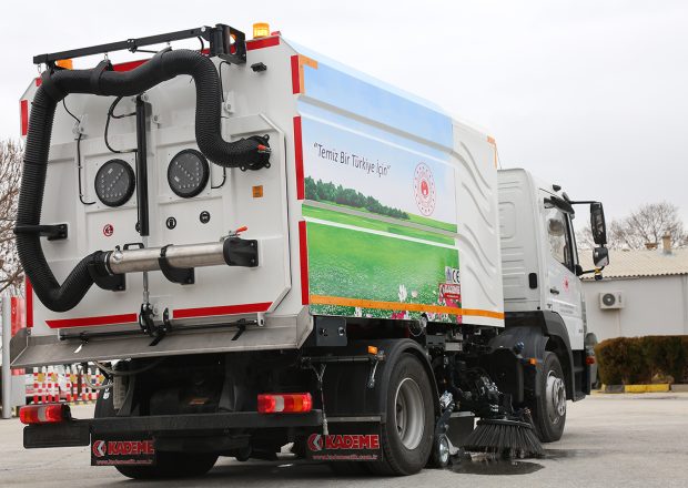 7,5 m<sup>3</sup> Kademe-Araç-Üstü-Yol-Süpürme-Makinası-1
