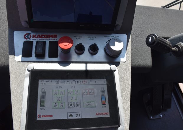 Kademe-AGA6000-Kompakt-Yol-Süpürme-Makinası-6