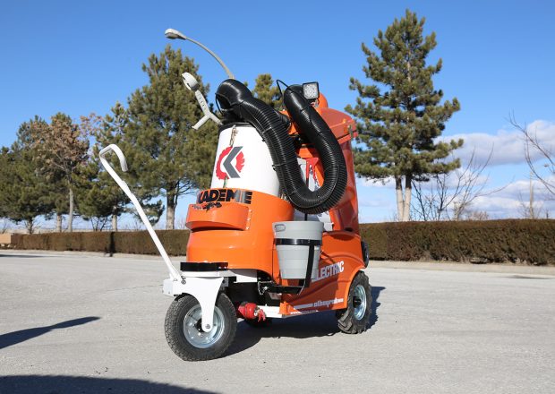 Kademe-Elle-Çekilir-Elektrikli-Süpürme-Makinası-1